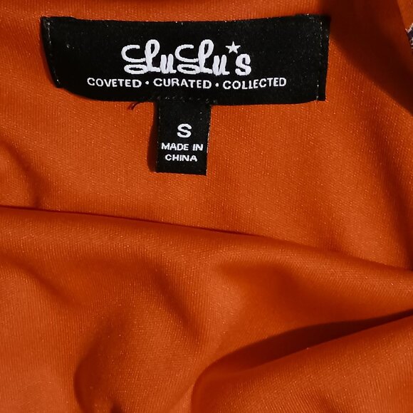 2 Lulus Chiffon Shift Dresses Size S Coral Red Geometric/Black V-Neck Cut-Out - Picture 4 of 16